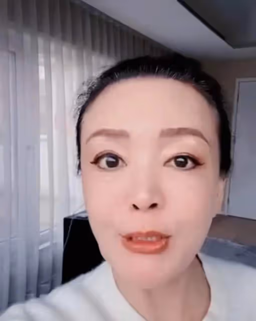 張蘭被曝拖欠90萬工資,疑另有隱情,涉事員工曾偷摸賺外快被抓包