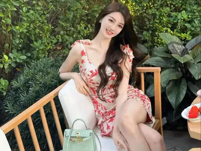 黃曉明帶葉珂公園玩滑板,疑似好事將近,網友評葉珂顏值不如楊穎
