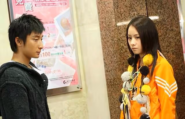 香港知名男星發照片被指消費前女友,被傳身家過億,想有個家
