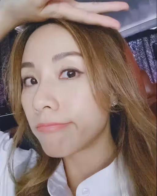 香港知名男星發照片被指消費前女友,被傳身家過億,想有個家