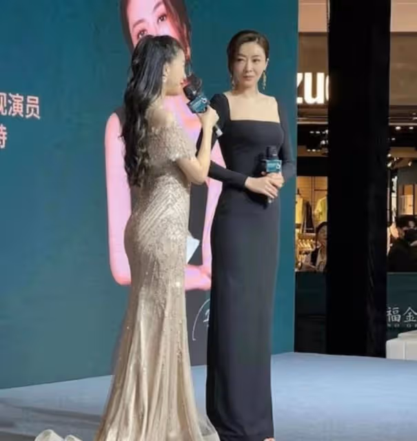 高貴大方!香港名模回家鄉南京出席活動,嫁豪門嫌貴婦生活太悶