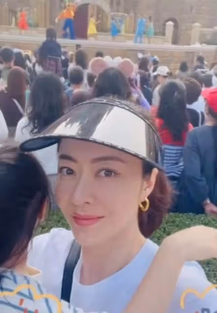 高貴大方!香港名模回家鄉南京出席活動,嫁豪門嫌貴婦生活太悶