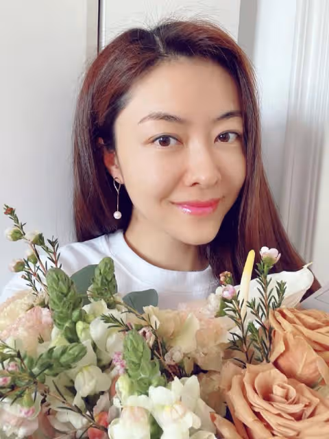 高貴大方!香港名模回家鄉南京出席活動,嫁豪門嫌貴婦生活太悶