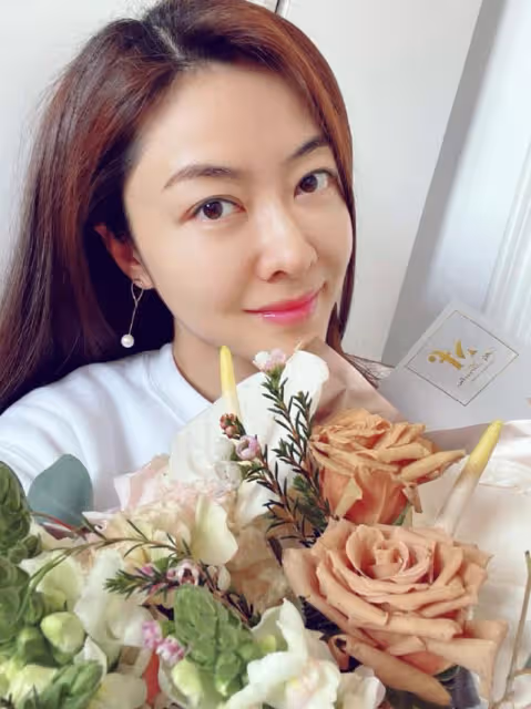 高貴大方!香港名模回家鄉南京出席活動,嫁豪門嫌貴婦生活太悶