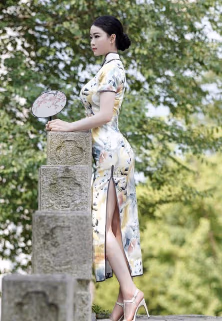 中國版卡戴珊，擁有完美翹臀，穿旗袍「花瓶」曲線吸睛