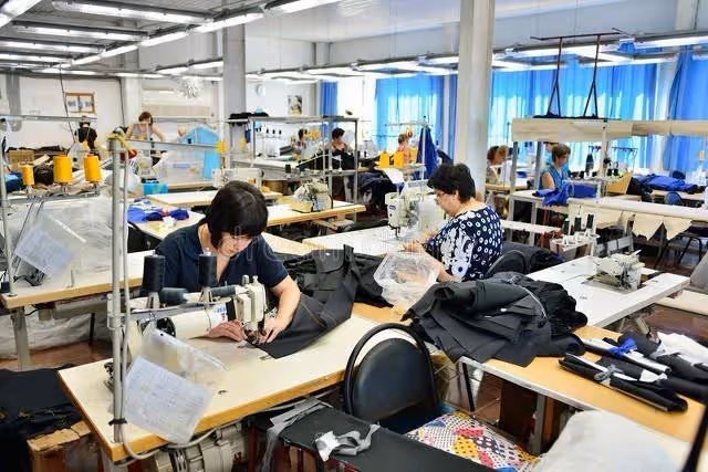 兒女同時生孩子！58歲嬤不捨女兒「第一時間先顧外孫」6年後抱孫子「他童言童語說了句話」讓人心痛