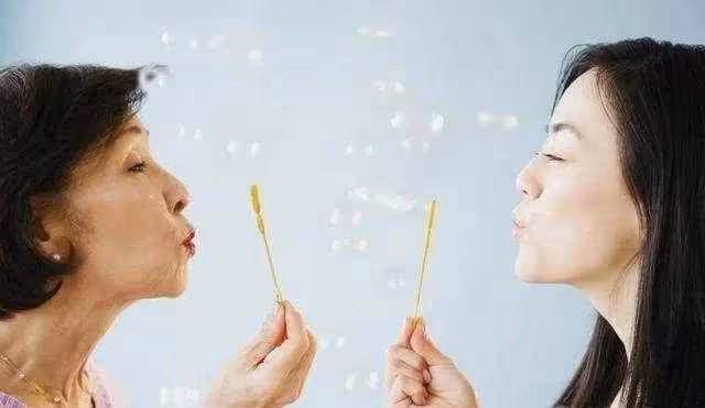 昨天小叔子結婚，婆婆和老公不讓我去，看到婚禮照片我怒提失婚！