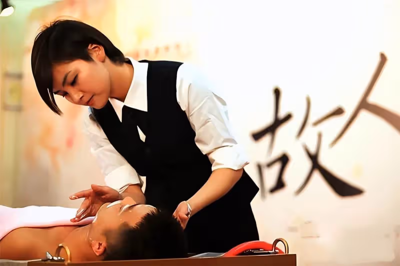 千萬不要盲目「用手觸摸逝者身體」入殮師給出忠告:「與恐懼無關」就算是最親的人也不行!