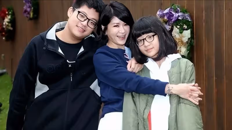 當小三的被出軌，拋棄妻子的成了植物人，娛樂圈「現世報」太爽了