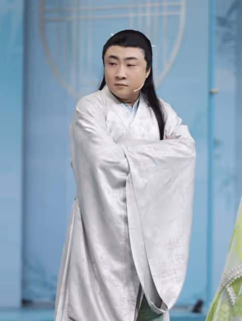 喬杉妻子曬全家福為長女慶生,9歲垛垛像爸爸,繼承喬杉小眼睛