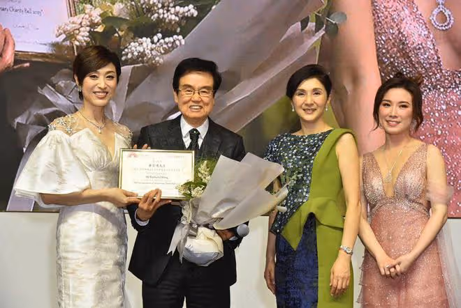 多位港星富太聚集活動,朱玲玲穩站C位,葉倩文趙雅芝共同亮相