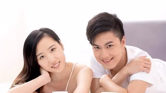 我賭氣和老婆離婚 三年後母親安排我相親 看見來人 我淚流滿面