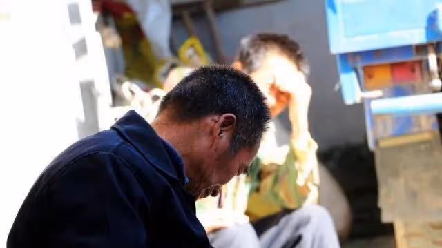 大哥入贅後從不和家裡聯繫 五年后街頭偶遇 我愣住了