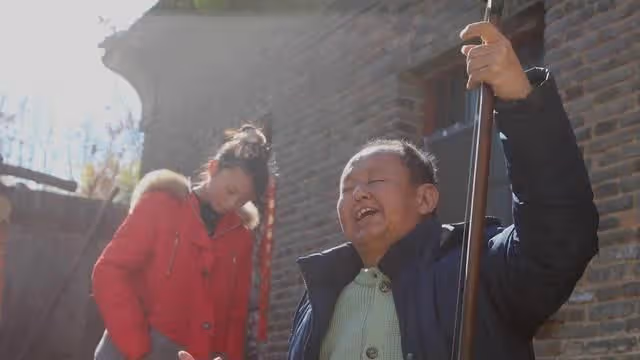 城市82歲獨居老人的自述:養了一兒一女 後半生還是擔驚受怕