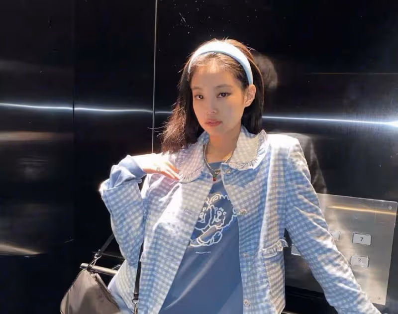 Jennie為鄭秀妍慶生：送禮切蛋糕談笑風生，兩人私交熟絡好似閨蜜