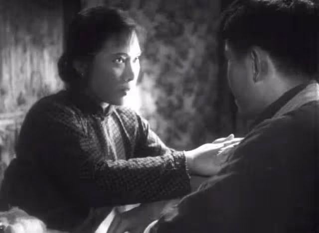 同樣演「脈脈含情」,把王曉棠、王丹鳳和楊麗坤放一起看,差別在哪兒?