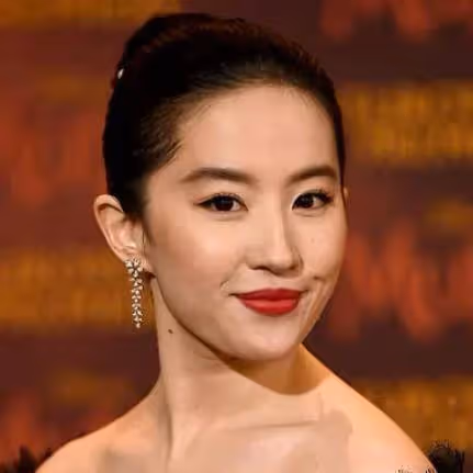 原來外網鏡頭才是「照妖鏡」:楊冪劉亦菲都翻車,最讓人意外的還是楊穎