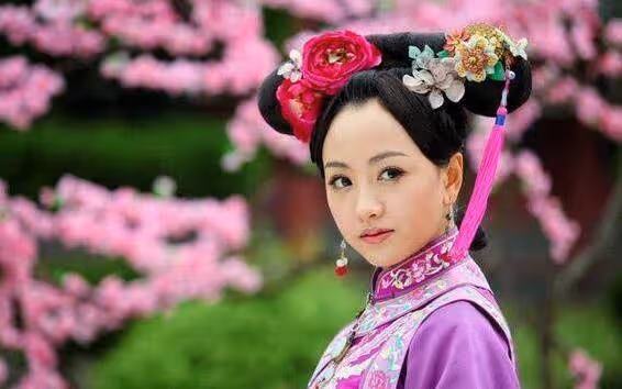 演了21年配角還這麼倔,難怪於媽捧紅了楊冪、趙麗穎,都捧不紅她!