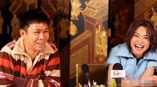 她從年少成名到華語天后，卻因「遇人不淑」光速墜落，許美靜算得上最讓人惋惜的歌手之一