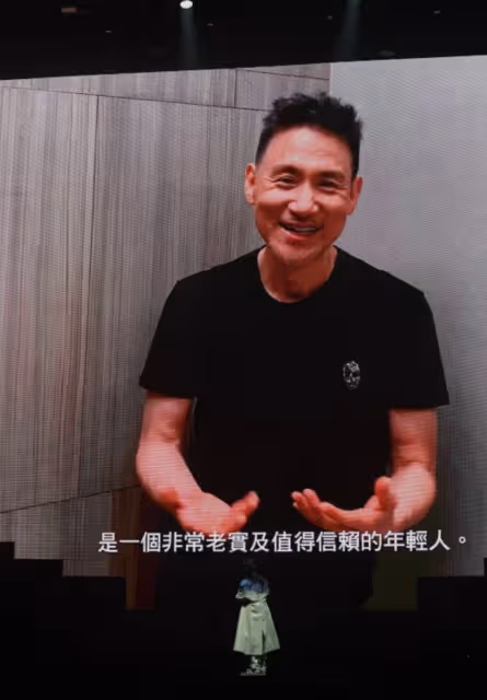 35歲男歌手首登紅館開唱激動落淚，張學友錄視頻祝福，承諾做嘉賓
