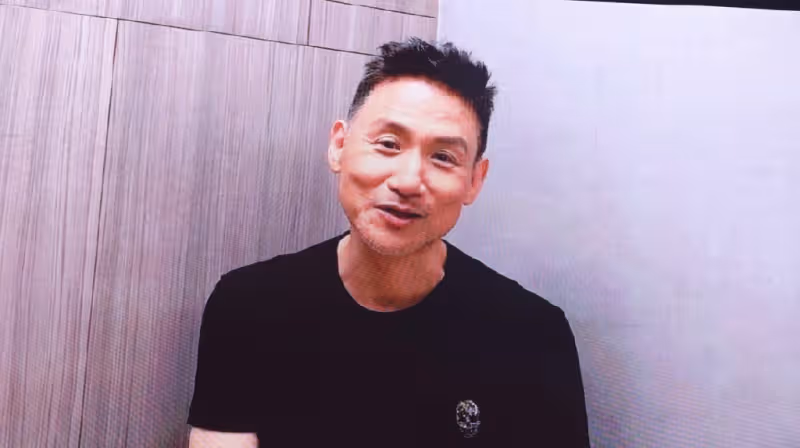 35歲男歌手首登紅館開唱激動落淚，張學友錄視頻祝福，承諾做嘉賓