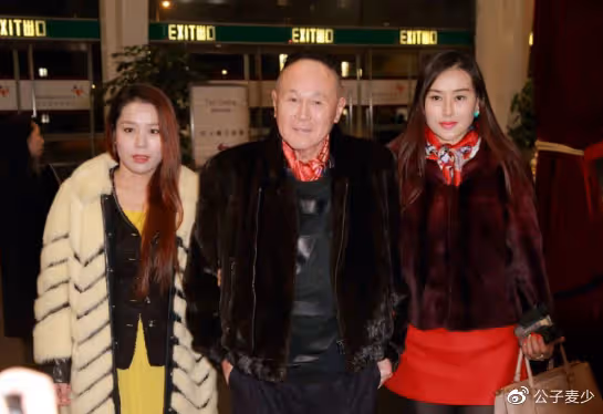 87歲還在泡妞的超級富豪,每年換172個女友,連劉鑾雄都自愧不如