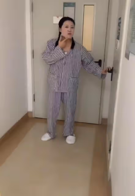 鄉愛王雲患病住院!皮膚蠟黃疑做甲狀腺手術,曾因錢與歷小峰離婚