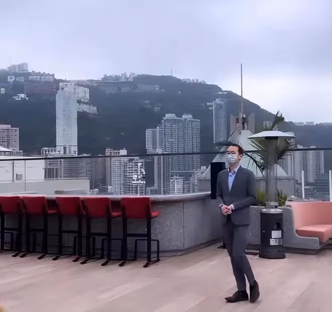 林恬兒邀請14位香港名媛樓頂聚會,黎姿和曾昭怡都紛紛出席