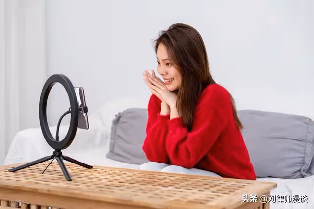 丈夫連續四年向女主播轉帳18萬元,妻子要求女主播返還,法院判了