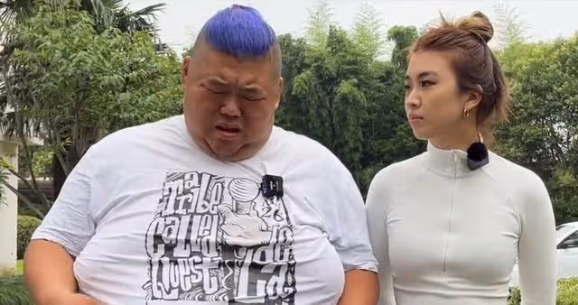恩克疑似直播吃肉時嘔血,害怕成為下一個泡泡龍,終於吃起了青菜