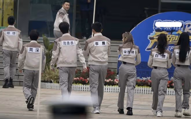 《奔跑吧》路透曝光,baby和男閨蜜張大大比心,不受前夫合照影響