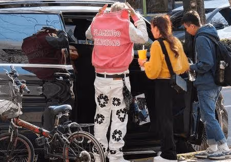 直擊羅志祥「坐改裝豪車」1動作超醒目！ 談續約行程滿到年底