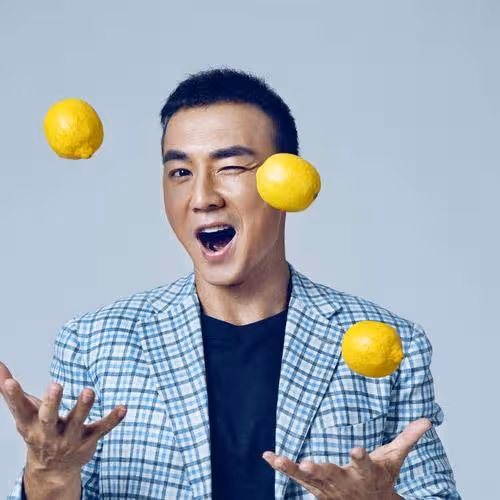 劉畊宏:熱度已過,穿奇裝異服拚命吸引流量,卻越發尷尬