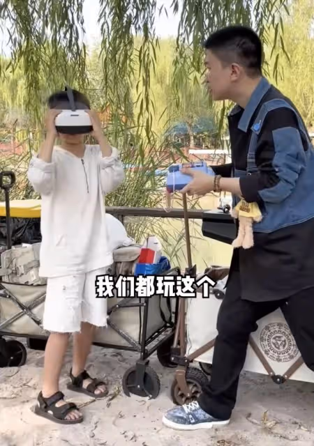 杜江霍思燕一家三口現身,疑似嗯哼親妹妹再出鏡,露正臉超像嗯哼