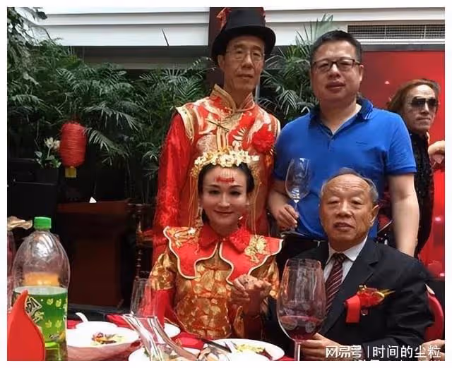 原央視女主持曹晴:事業期嫁大款,婚後在美受虐,自稱死都不回國