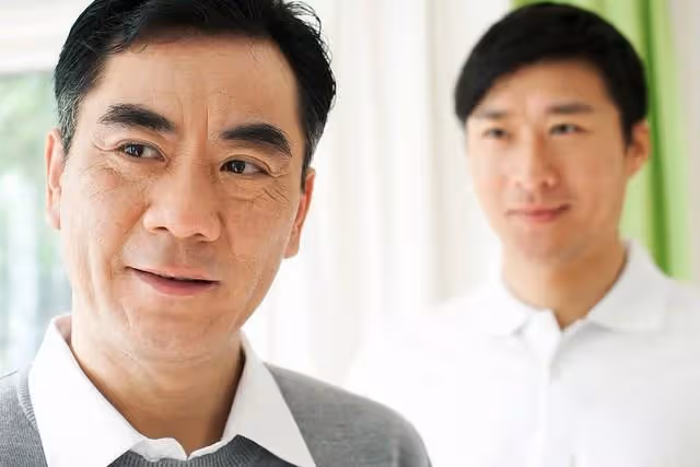 父母反對我嫁鳳凰男，突然襲擊去他家「視察」，滿意得給錢給換房