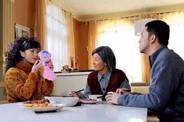 退休金4000在家養老,兒媳非要我去上班,婉拒卻被針對,我錯了嗎