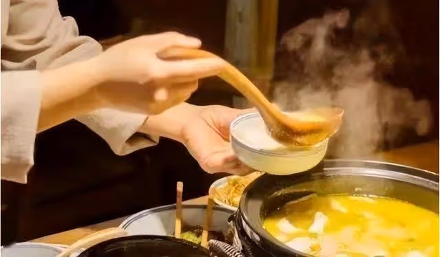 在兒子家養老,頓頓喝雞湯,一個月胖了二十斤,我回了鄉下老家