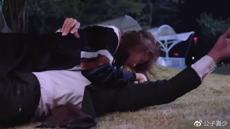 國產劇讓人噁心的爛梗：反派死於話多、撿碎碗必割手、掉崖必生還