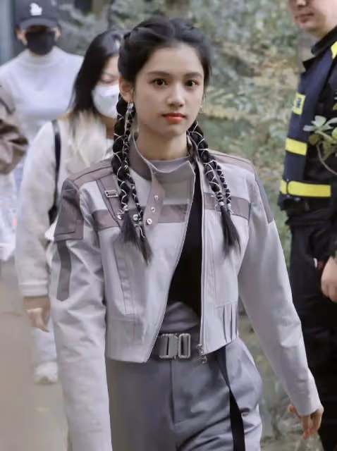 《奔跑吧》路透曝光,baby和男閨蜜張大大開心比心,不受前夫合照影響