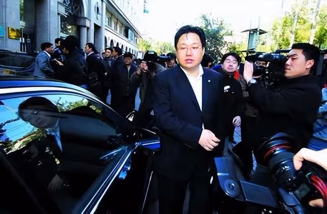 億萬富豪徐明:獄中病逝8年,明星妻子田海蓉和女兒如何了?