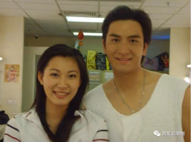 恭喜！TVB「百億豪門少奶」女星宣布再有喜！老公年長25歲！與同齡繼女相處融洽