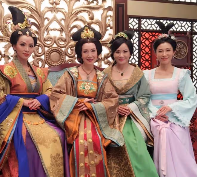 恭喜!TVB「百億豪門少奶」女星宣布再有喜!老公年長25歲!與同齡繼女相處融洽