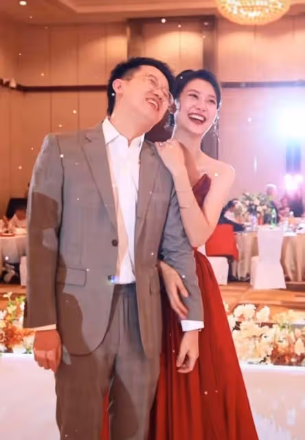 蘇寧與春曉同框，蘇寧明顯被比下去，車模一姐位置不保