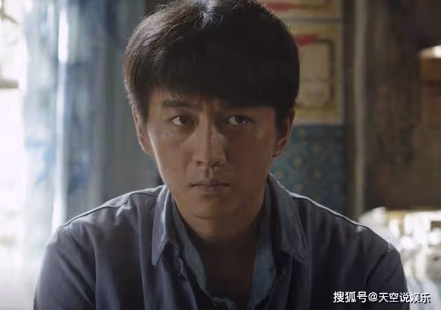 《人生之路》高加林棄文從商，成富豪的他給全村人買禮物