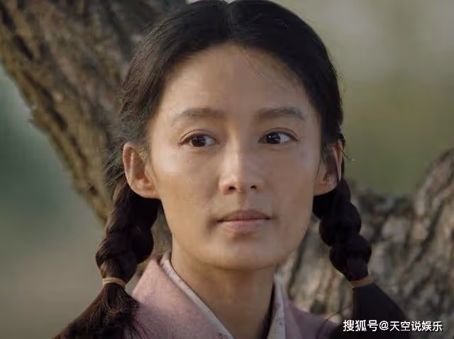 《人生之路》高加林棄文從商，成富豪的他給全村人買禮物