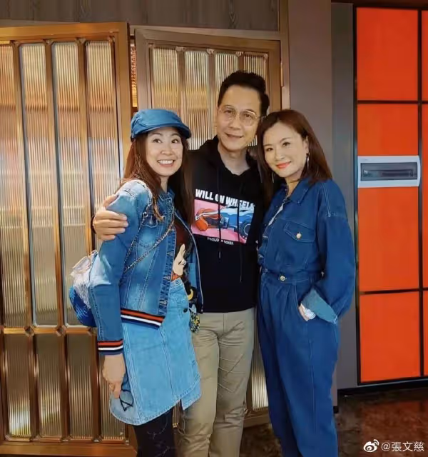 回憶殺!陳啟泰夫婦與張文慈齊聚內地,億萬網紅富翁罕露面
