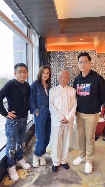 回憶殺!陳啟泰夫婦與張文慈齊聚內地,億萬網紅富翁罕露面