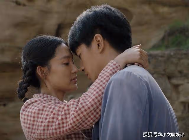 《人生之路》高加林黃亞萍一起，卻被劉巧珍當場抓包，馬栓挺身而出