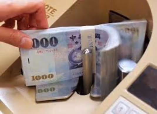 婆婆退休金1萬8！每個月還不夠用「偷偷跟老公要錢」　她走後「一分沒留下」錢的去向讓我慚愧